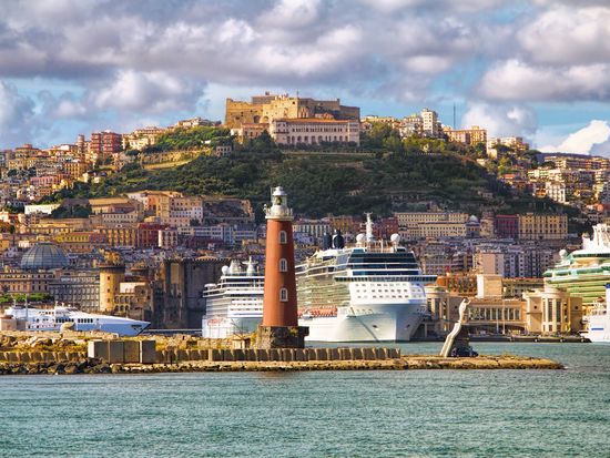 Italy_Naples_Port_shutterstock_265289120