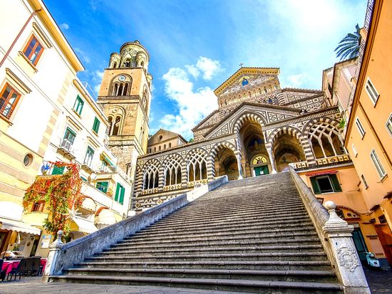 Italy_Amalfi_Duomo_shutterstock_774628894 (1)
