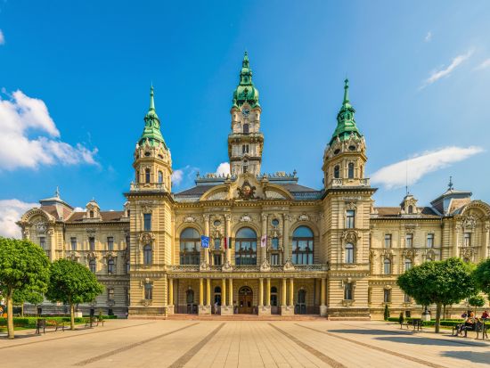 ウィーン発プラハ着 中欧4か国周遊 2泊3日ツアー　ブダペスト＋ブラチスラバ＋チェスキークルムロフ＋プラハ＜水曜または火曜／1名催行／日本語＞