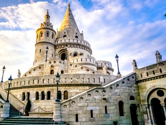 ウィーン発プラハ着 中欧4か国周遊 2泊3日ツアー　ブダペスト＋ブラチスラバ＋チェスキークルムロフ＋プラハ＜水曜または火曜／1名催行／日本語＞