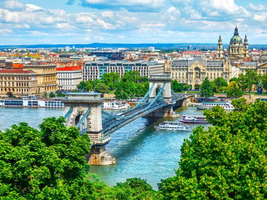 ウィーン発プラハ着　中欧周遊ツアー　世界遺産ウィーン＋ブダペスト＋ブラチスラバ＋プラハ＜ 6泊7日※／月曜／1名催行／日本語＞