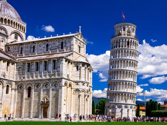 Italy_Leaning_Tower_of_Pisa_shutterstock_378303352