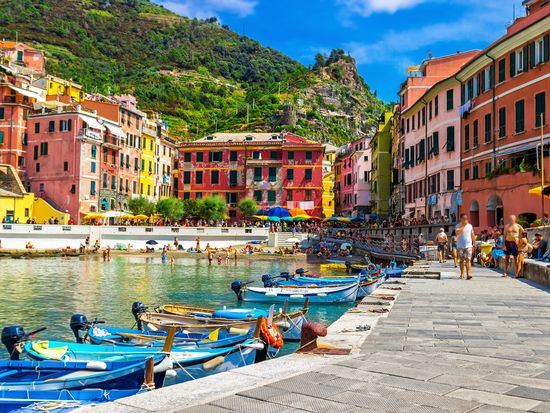 Italy_Vernazza-Village_shutterstock_632307521