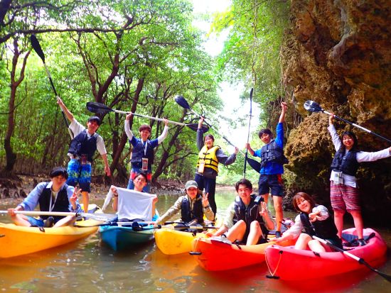 【少人数制】マングローブカヤックツアー　宮良川のジャングルやコウモリの棲む小洞窟を探検！より生き物観察に適した干潟散策付きプランも＜当日12時まで予約可＞