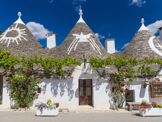 ナポリ発ローマ着　南イタリア周遊ツアー　カプリ＋アマルフィ＋ポンペイ＋アルベロベッロ＋マテーラなど＜4泊5日／日曜／1名催行／日本語＞