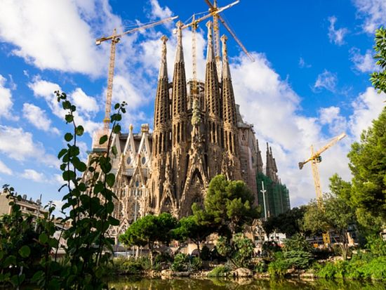 マドリード発バルセロナ着　バスク地方周遊ツアー　マドリード＋サン・セバスティアン＋フレンチバスク＋モンセラット＋バルセロナ＜7泊8日／日曜／1名催行／日本語＞