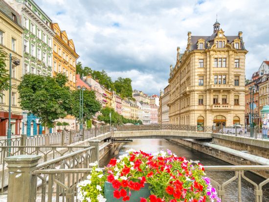 プラハ発ミュンヘン着　プラハ＋ドイツ周遊ツアー　ノイシュバンシュタイン城＋世界遺産ヴィ―ス教会入場付き＜5泊6日／水曜発／1名催行／日本語＞