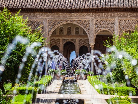 マドリード発着　アンダルシア地方周遊ツアー　マドリード＋グラナダ＋セビリア＋コルドバ観光＜6泊7日／日曜発／1名催行／日本語＞