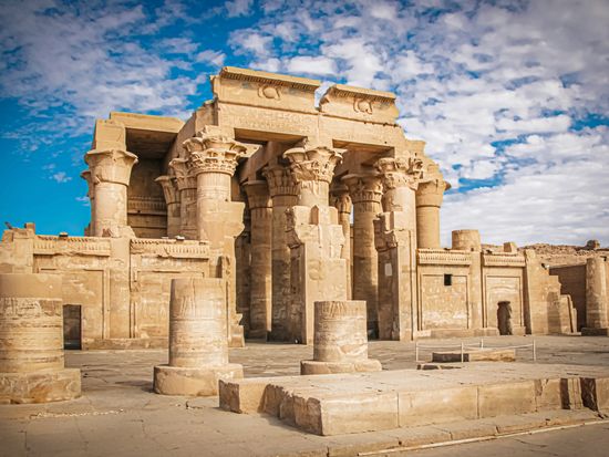 pixta_86609047_KomOmbo