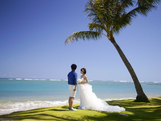 ハワイ　ウェディングフォト　カピオラニ公園、カカアコ、カイムキタウン、ダウンタウン、ビーチから選べる撮影ロケーション（撮影・衣装有無・メイク有無）
