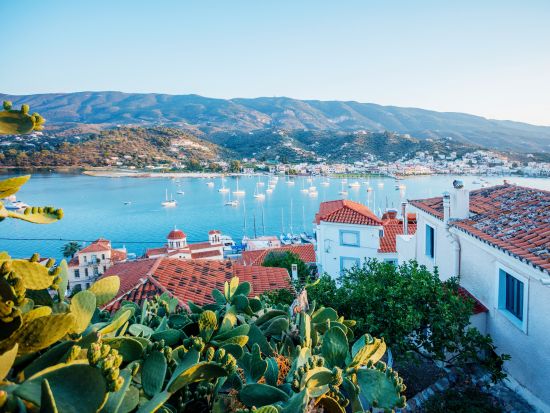 エーゲ海1日ミニクルーズ ポロス・イドラ・エギナ 3島めぐり＜昼食付／英語ガイド／ホテル送迎あり／アテネ発＞by H.I.S.