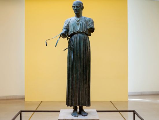 世界遺産デルフィ遺跡＋デルフィ博物館 日帰り観光ツアー＜昼食付／日本語アシスタント／アテネ発＞by H.I.S.