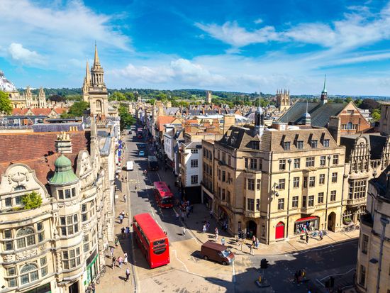 UK_England_Oxford_Aerial-view_shutterstock_588941597