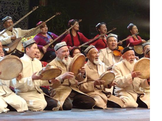 【上海発新彊探訪】南彊鉄道で行く異国情緒が溢れるシルクロード周遊ツアー☆ウルムチ＋トルファン＋カシュガルを巡る4日間＜航空券付／宿泊付き／プライベートツアー＞