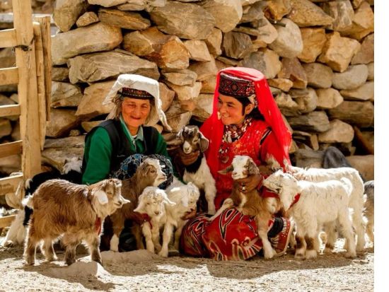 【上海発新彊探訪】南彊鉄道で行く異国情緒が溢れるシルクロード周遊ツアー☆ウルムチ＋トルファン＋カシュガルを巡る4日間＜航空券付／宿泊付き／プライベートツアー＞