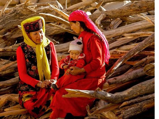 【上海発新彊探訪】南彊鉄道で行く異国情緒が溢れるシルクロード周遊ツアー☆ウルムチ＋トルファン＋カシュガルを巡る4日間＜航空券付／宿泊付き／プライベートツアー＞