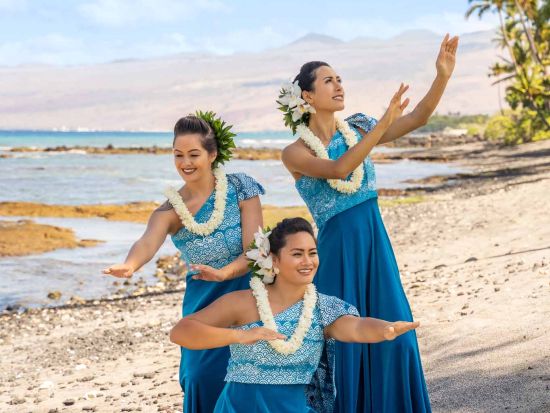 伝統ルアウ＆フラ ハワイアンショー　ハレ・ホアロハ・ルアウ（マウナ ラニ オーベルジュ リゾート）＜金催行／ビュッフェ夕食／ソフトドリンク飲み放題＞