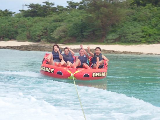 マリンスポーツ　バナナボート＋ビックマーブル！お好みでバンドワゴン・シュノーケルプランも選択可能！＜3月～10月／選べるプラン／写真撮影込＞