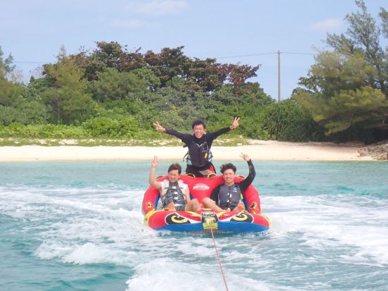 マリンスポーツ　バナナボート＋ビックマーブル！お好みでバンドワゴン・シュノーケルプランも選択可能！＜3月～10月／選べるプラン／写真撮影込＞