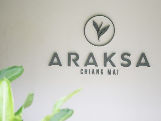 32786980218_066d058db9_o