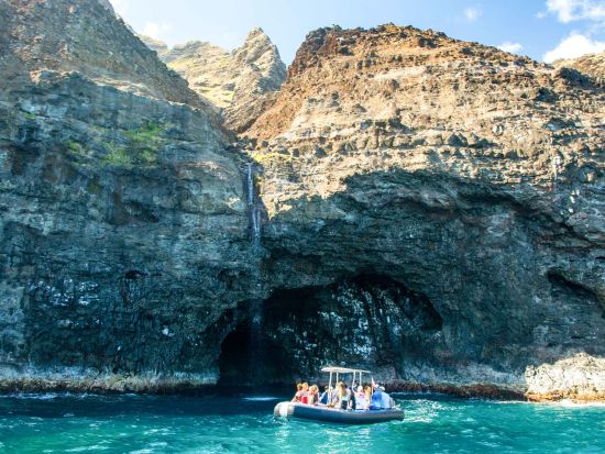 ナ・パリ・コースト　クルージング＆シュノーケリングツアー　高速ラフティングボートでスリル満点クルージング！＜5時間／昼食付き／英語ガイド＞