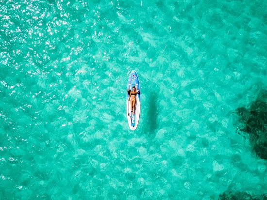 宮古ブルーを五感で感じるドローン撮影付きSUPツアー　宮古島で大人気ツアー2つをお得に体験！SUP&ウミガメシュノーケリング付きプランもあり＜宮古島＞