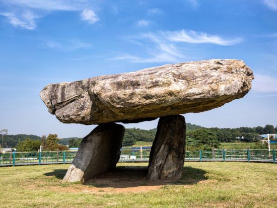 ソウル郊外観光ツアー　世界遺産・江華島（カンファド）支石墓群　対岸に北朝鮮を望む島の史跡を巡る　麦飯ビビンバランチ＜1日／日本語ガイド／ホテルお迎え付＞