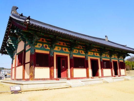 ソウル発！扶余（プヨ）＋公州（コンジュ）観光ツアー　世界遺産・百済（くだら）歴史遺跡地区の史跡を探訪　蓮の葉サムパプランチ＜1日／日本語ガイド／ホテル送迎付＞