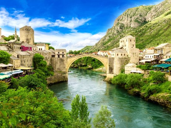 ウィーン発ドブロブニク着　バルカン半島3か国周遊ツアー　ザグレブ＋ボスニア・ヘルツェゴビナも訪問＜5泊6日／火曜／朝・夕食付／1名催行／日本語＞