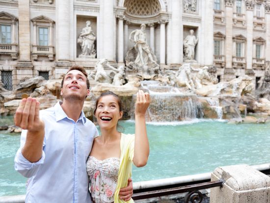 Rome_Trevi_Fountain_Couple_shutterstock_177046787