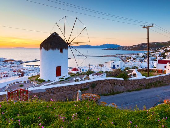 Greece_Mykonos_Island_shutterstock_395505946