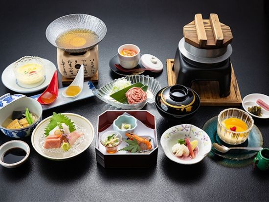 玉造温泉「長楽園」1泊2日 出雲神話ウェルネスガイドがご案内する出雲大社観光付き＜朝夕2食付き／玉造温泉／松江市＞