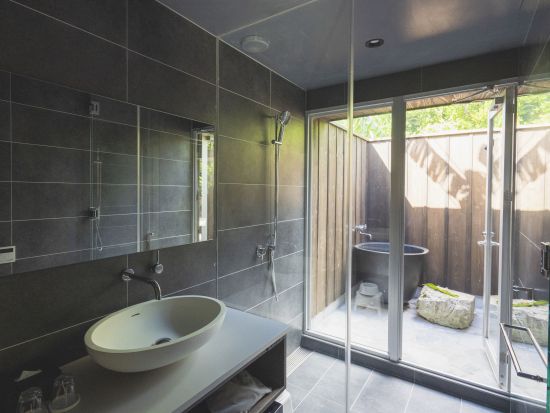 沖縄独特の自然や文化が色濃く残る謝敷（じゃしき）集落に宿泊 他にはないディープな沖縄体験ができるガイド付プラン＜2泊3日／やんばる／沖縄本島北部＞ by南溟森室