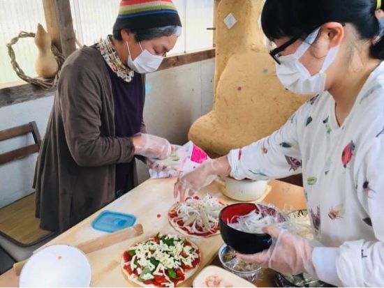 【1日1組限定】古民家で窯焼きピザ作り体験 材料は無農薬野菜と国産小麦でお子様も安心♪＜古民家羅美／綾部市＞