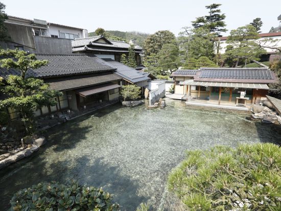 玉造温泉「長楽園」1泊2日 出雲神話ウェルネスガイドがご案内する出雲大社観光付き＜朝夕2食付き／玉造温泉／松江市＞