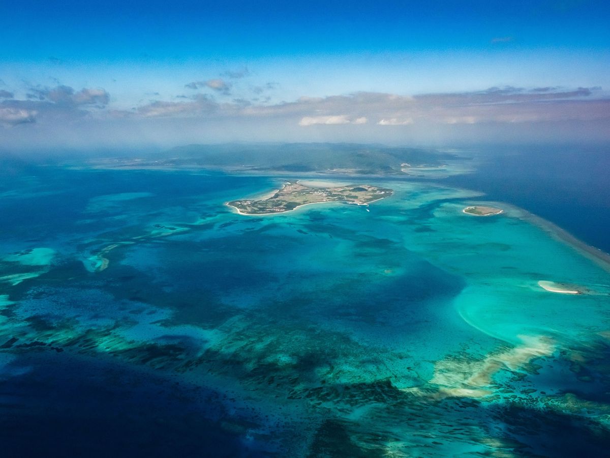 ヘリタクシー 西表島⇒石垣島 快適な空の旅へご案内＜1～3名／西表島発