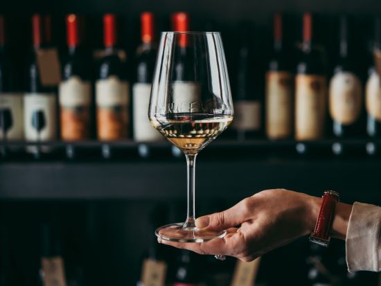 ローマ　ワイン専門店「エノテカ」巡り　2軒訪問　ワイン試飲付き＜日本語ガイド＞