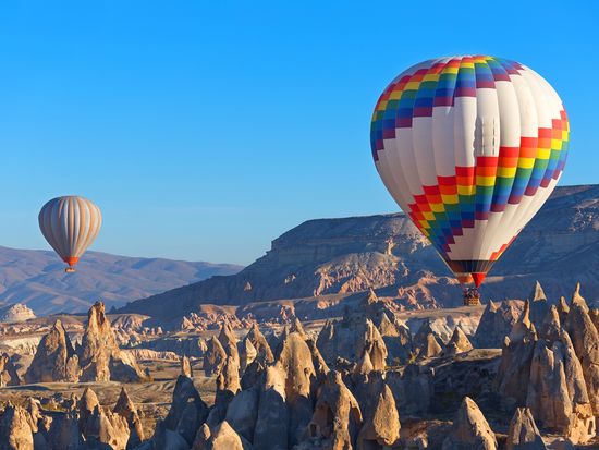 Turkey_Cappadocia_Balloon_shutterstock_242927692