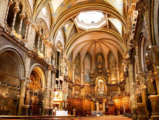 午前を有効活用できる 午後出発モンセラット半日ツアー 聖歌隊鑑賞付きプランあり＜少人数／日本語ガイド／登山列車／バルセロナ発着＞