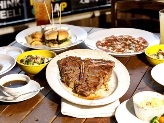 シェフYutaさんと佐世保de美味しいアメリカを味わう満喫ツアー 『ミシェルブラウン』のTボーンステーキディナー付き ＜佐世保市＞