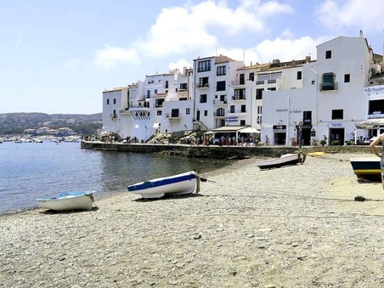 ダリ劇場美術館＆ダリの家美術館（卵の家）フィゲラス＆ポートリガット1日観光ツアー　2つの美術館を日本語で解説！ダリ御用達レストランで昼食＜混載／少人数制＞