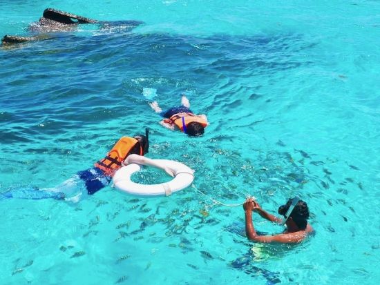 豪華ヨットを丸ごとチャーター！カリブ海プライベートクルーズ＜4～8時間／日本人インストラクター同行／操船体験付き／カンクン発＞