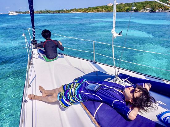 豪華ヨットを丸ごとチャーター！カリブ海プライベートクルーズ＜4～8時間／日本人インストラクター同行／操船体験付き／カンクン発＞