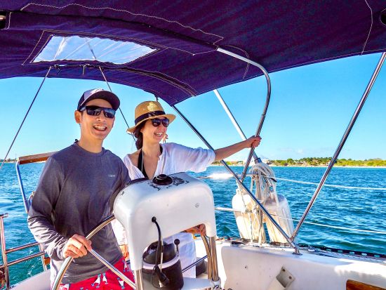 豪華ヨットを丸ごとチャーター！カリブ海プライベートクルーズ＜4～8時間／日本人インストラクター同行／操船体験付き／カンクン発＞