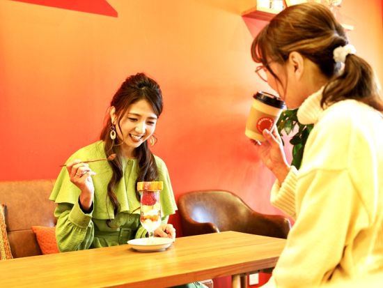 ローカルグルメ雑誌編集者 さやまるさんがご案内！佐世保スイーツ＆させぼ四ヶ町商店街 散策ツアー ＜佐世保市＞