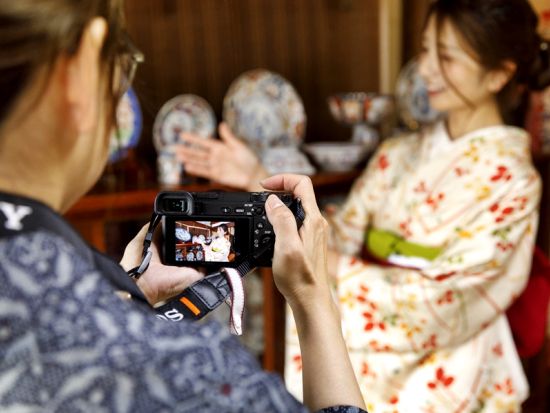 佐世保の歴史に魅せられた地元雑誌編集者 さやまるさんがご案内する 勝富遊郭跡地＆『廣喜屋』跡内 ＜昼食・着物レンタル付き／佐世保市＞