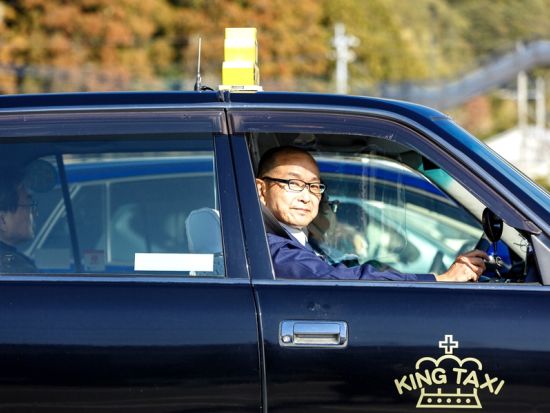 佐世保市内発着貸切観光タクシー　「西の都」平戸の歴史を紐解くツアー　佐世保観光マイスター認定者・向さんがご案内 田平天主堂＋松浦史料博物館＋オランダ商館 