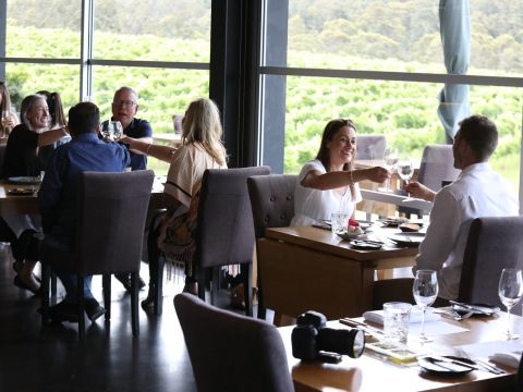 ハンターバレー 1895年創業の老舗ワイナリー「タラック・ワイン/Tulloch Wines」で熟成ワインを含む6種のテイスティング＆2コースランチ