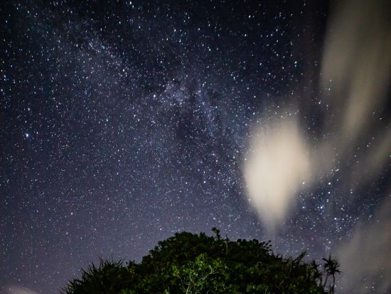 星空フォトと宙（そら）さんぽ 満点の星空が広がる古宇利島 or 瀬底島！星空をバックに最高の記念写真を撮影 ＜1時間／沖縄本島＞
