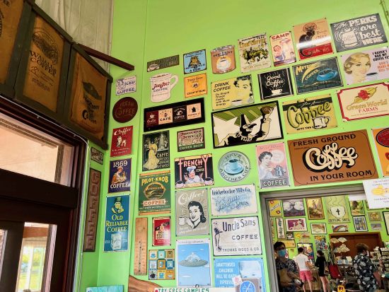 ワイメア滝ハイキングツアー　滝つぼ遊び付き！ノースショアの大自然に癒されながらハワイのカルチャー体験＜コーヒー農園での軽食＆渓谷ランチ付き＞